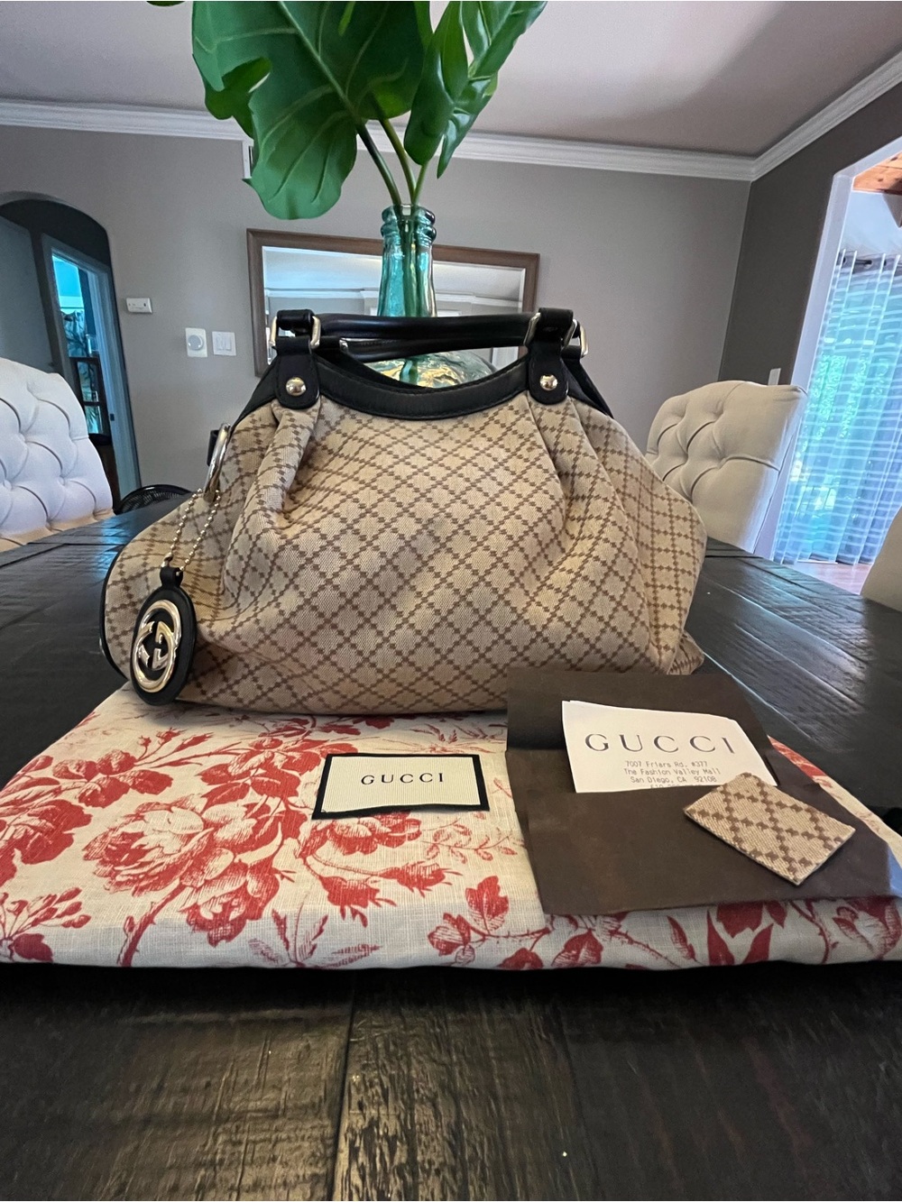 Gucci Beige Diamond-Pattern Shoulder Bag with Black Trim